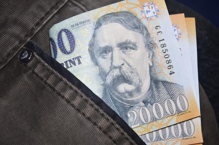 Erneut Sondersteuern für Großunternehmen und Banken / Extra profit tax for big companies and banks