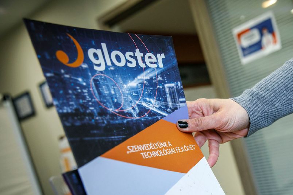 Gloster erwirbt Mehrheit an G-plus Consulting