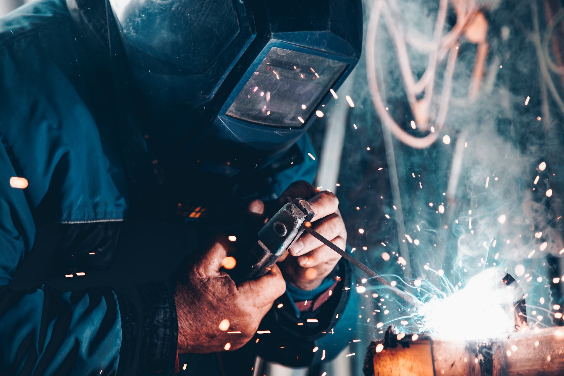Weitere Rettungsprogramme für Fabriken