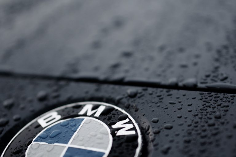BMW - Hochvoltbatteriewerk verdoppelt Investition in Debrecen / BMW - High-voltage battery plant in Debrecen