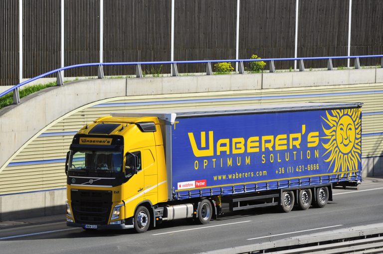 Waberer’s International - Logistikzentrum in Ecser / Waberer's International - Logistics center in Ecser