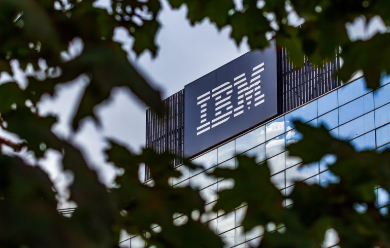 IBM schließt Werk / IBM closes its plant in Vác