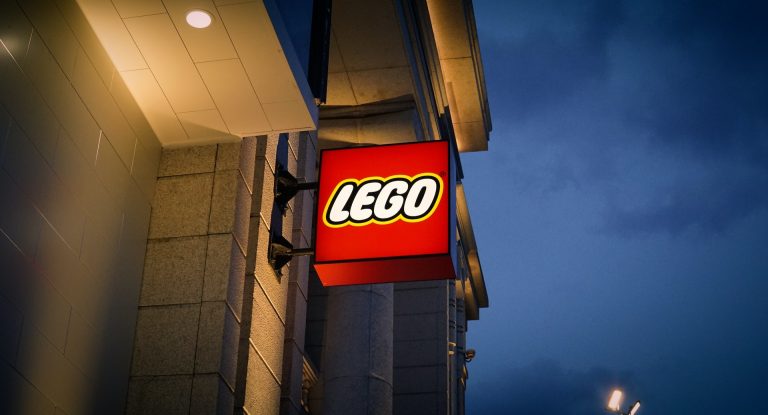 LEGO erhöht Verpackungs- und Lagerkapazitäten / LEGO expands packaging and storage capacity