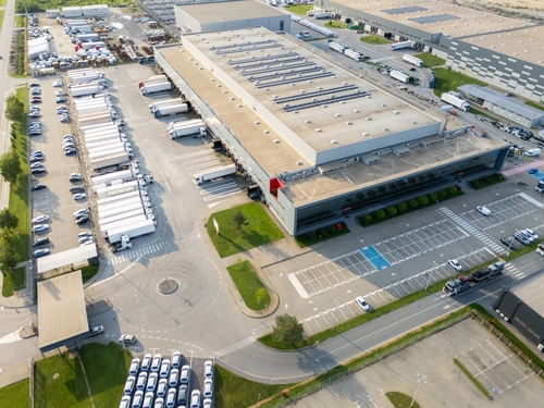 PHOENIX Pharma Zrt. - Logistikzentrum in Győr / PHOENIX Pharma – New logistics center in Győr