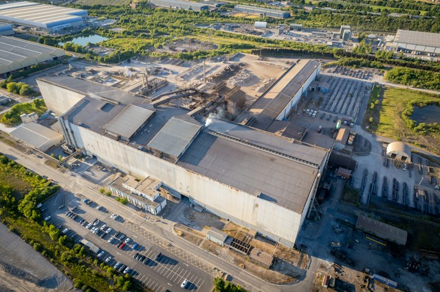 Kontakt-Elektro Kft. - Neue Produktionsstätte in Pécs / Kontakt-Elektro Kft. - New Production Facility in Pécs